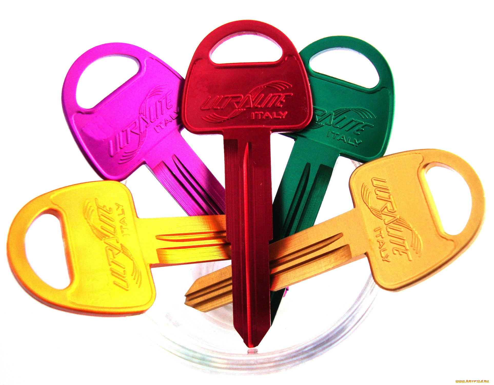 Keys picture. Цветные ключи. Ключи разные. Цветные ключики. Цветные ключи для детей.